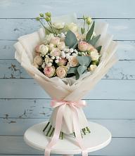 Букет цветов из:  Розы и Лизиантусы в Тульском Республика Адыгея