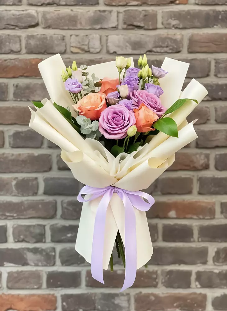 Букет цветов из: Лизиантусы и Розы в Тульском Республика Адыгея