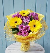 Букет цветов из:  Хризантемы и Герберы #REPLACE_PRED# Тульском Республика Адыгея