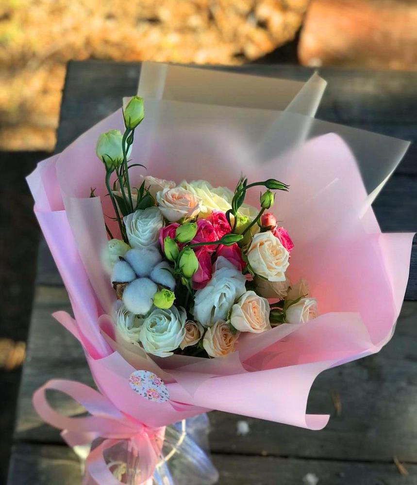 Букет цветов из: Розы и Лизиантусы в Тульском Республика Адыгея