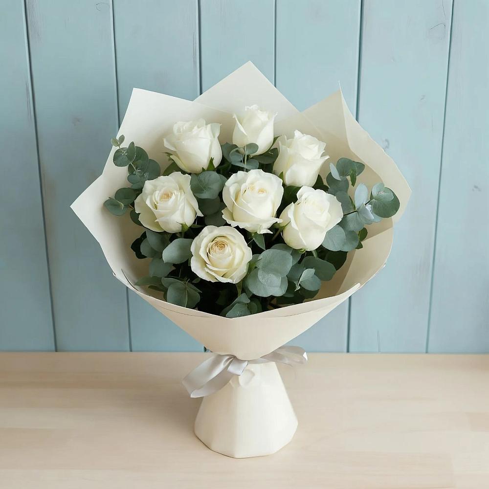 Букет Белые розы в Эвкалипте в Тульском Республика Адыгея