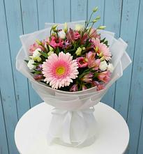 Букет цветов из:  Герберы, Альстромерии и Лизиантусы в Тульском Республика Адыгея