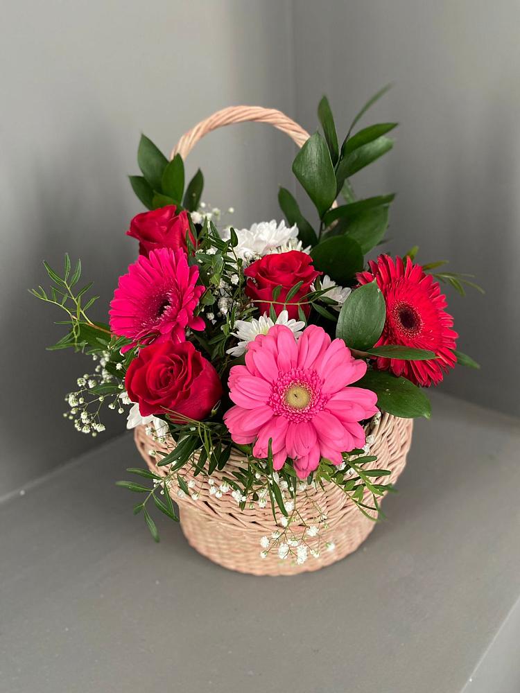Цветочная композиция из Розы, Хризантемы и Герберы в корзине в Тульском Республика Адыгея