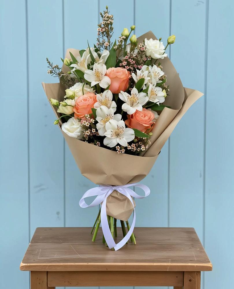 Букет цветов из: Альстромерии, Лизиантусы, Розы и Хризантемы в Тульском Республика Адыгея